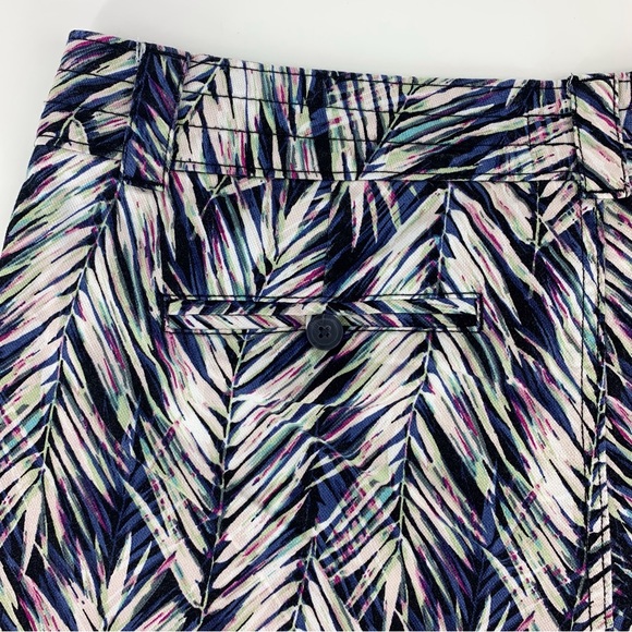 Banana Republic Factory Leaf Patterned Cotton High Rise Shorts, 12 - Picture 9 of 16